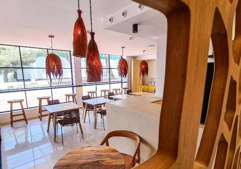 Hotelli S´estancia Suites