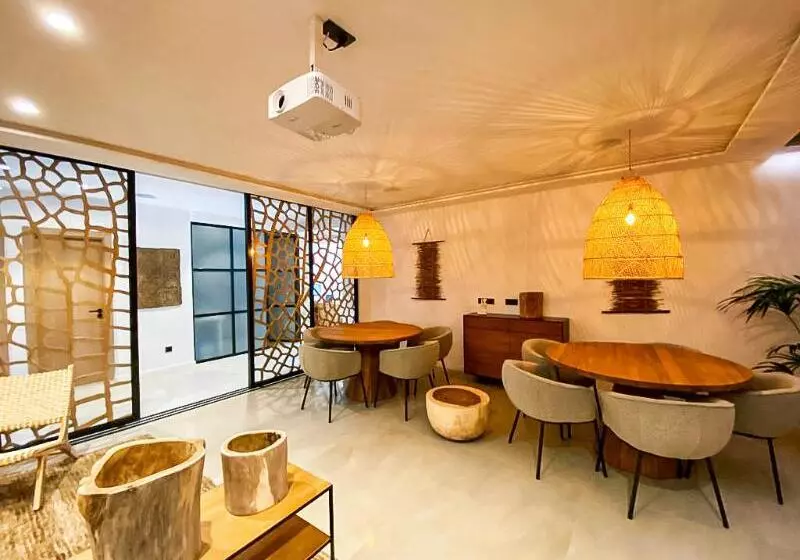 Hotelli S´estancia Suites