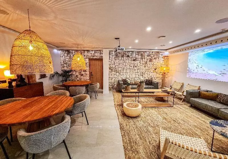 Hotelli S´estancia Suites