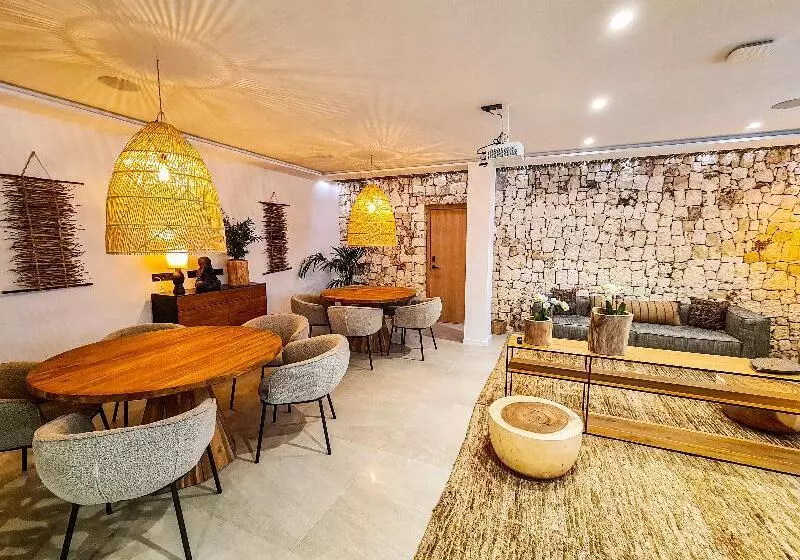 Hotelli S´estancia Suites