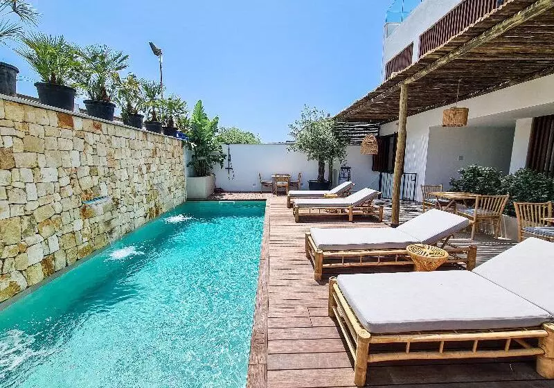 Hotelli S´estancia Suites