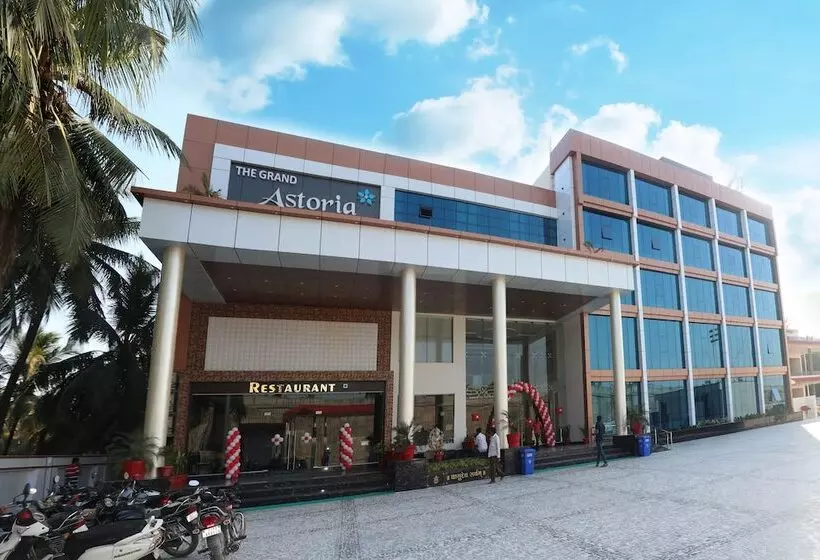 ホテル The Grand Astoria Somnath