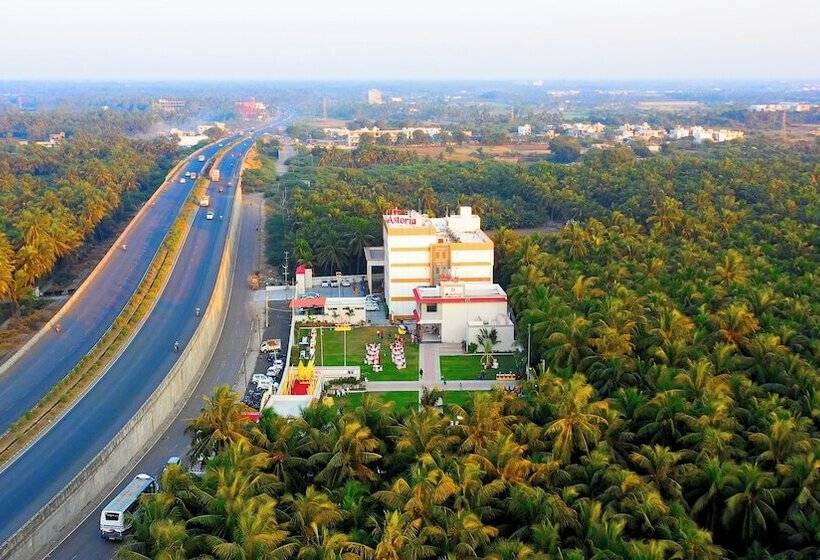 فندق The Grand Astoria Somnath