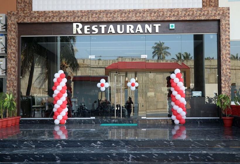 فندق The Grand Astoria Somnath