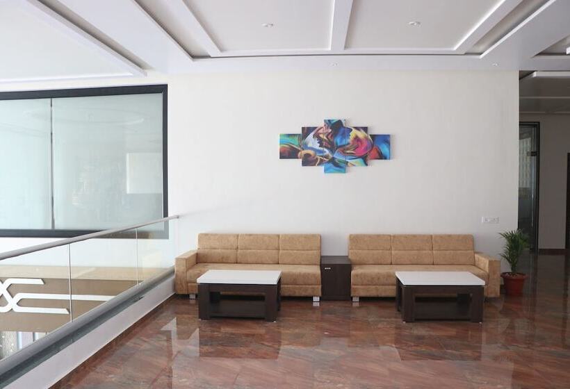 فندق The Grand Astoria Somnath