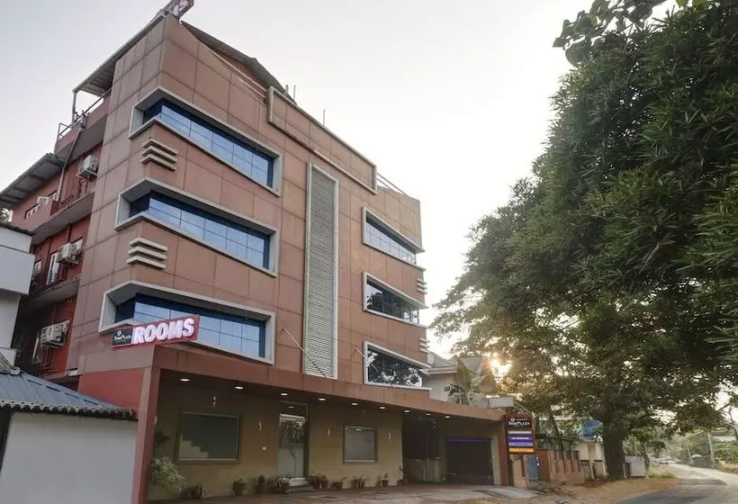 ホテル Treebo Thoduvas Star Plaza Cochin Airport