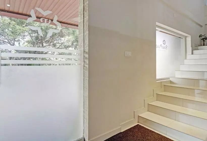 ホテル Treebo Thoduvas Star Plaza Cochin Airport