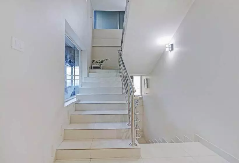 ホテル Treebo Thoduvas Star Plaza Cochin Airport