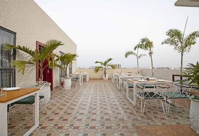 هتل Treebo Premium Median Inn