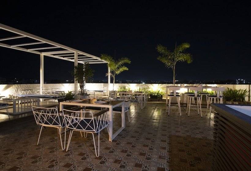 هتل Treebo Premium Median Inn