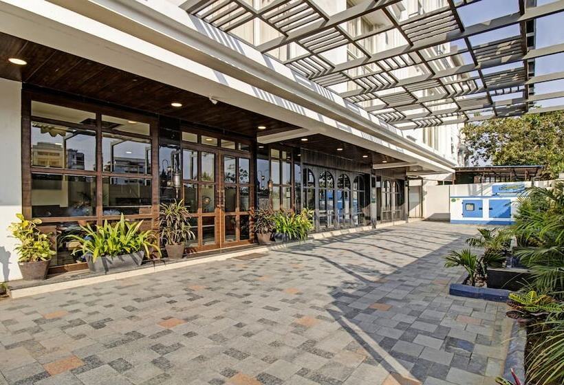 هتل Treebo Premium Median Inn