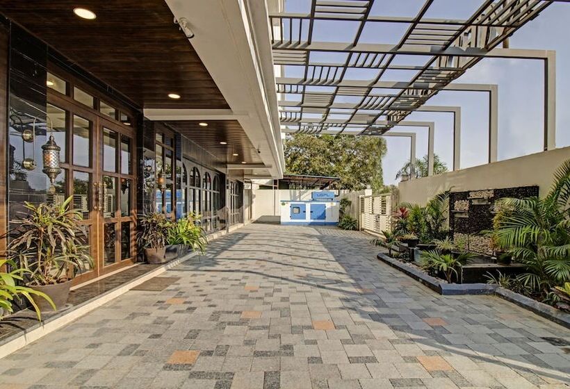 هتل Treebo Premium Median Inn