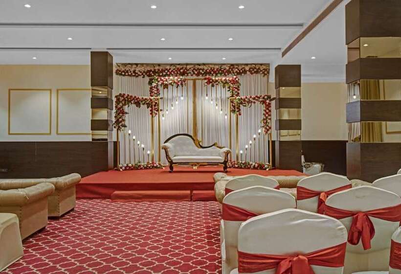 هتل Treebo Premium Median Inn