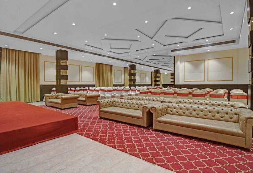 هتل Treebo Premium Median Inn