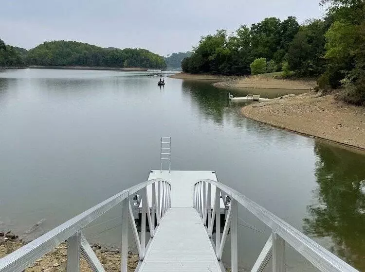 Lakeside Rest