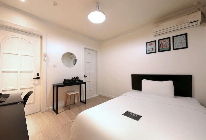 Motel Cheongju Bukmunro Halloween