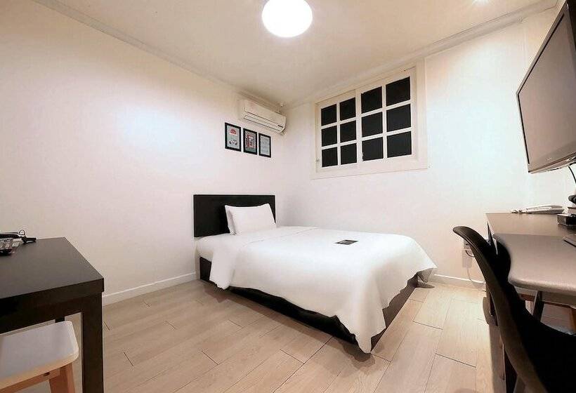 Motel Cheongju Bukmunro Halloween