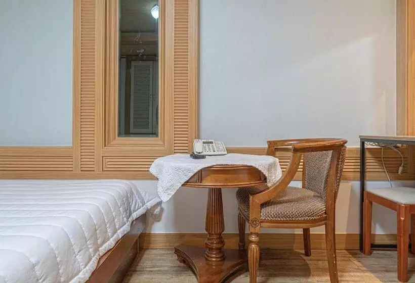 Motelli Jeongseon Phoenix