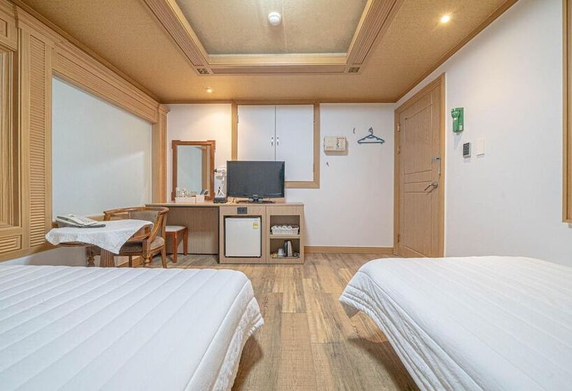 Motel Jeongseon Phoenix