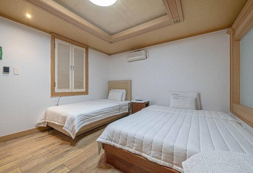 Motel Jeongseon Phoenix