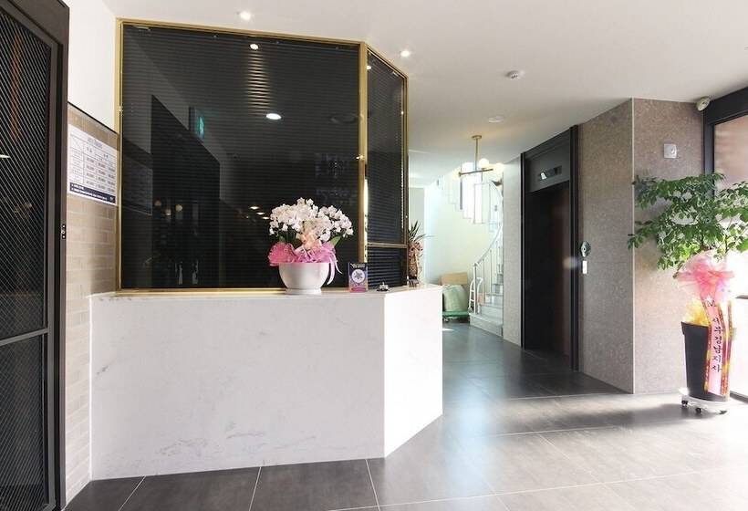 Motel Jinju Seven Brix