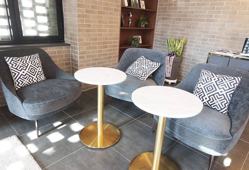 Motel Jinju Seven Brix