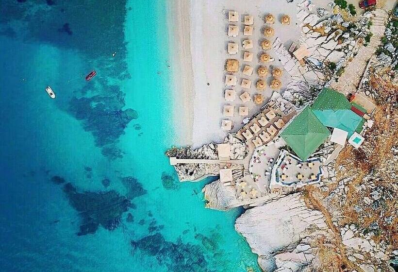 پانسیون Double Room With Private Bathroom Kitchen Balcony