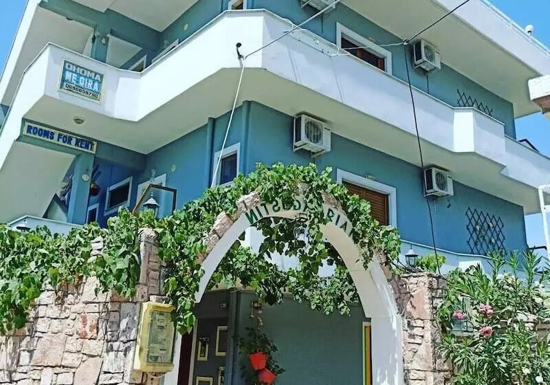 پانسیون Double Room With Private Bathroom Kitchen Balcony