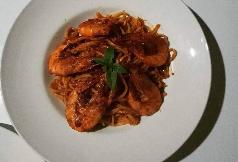 پانسیون Double Room With Private Bathroom Kitchen Balcony