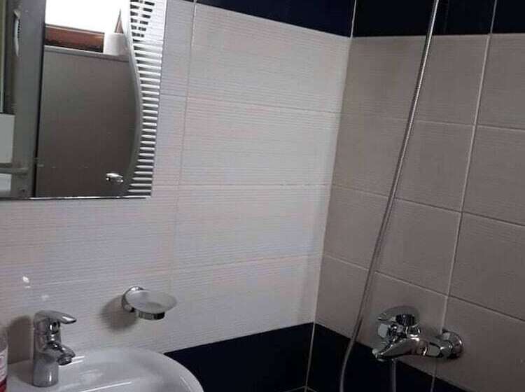 پانسیون Double Room With Private Bathroom Kitchen Balcony