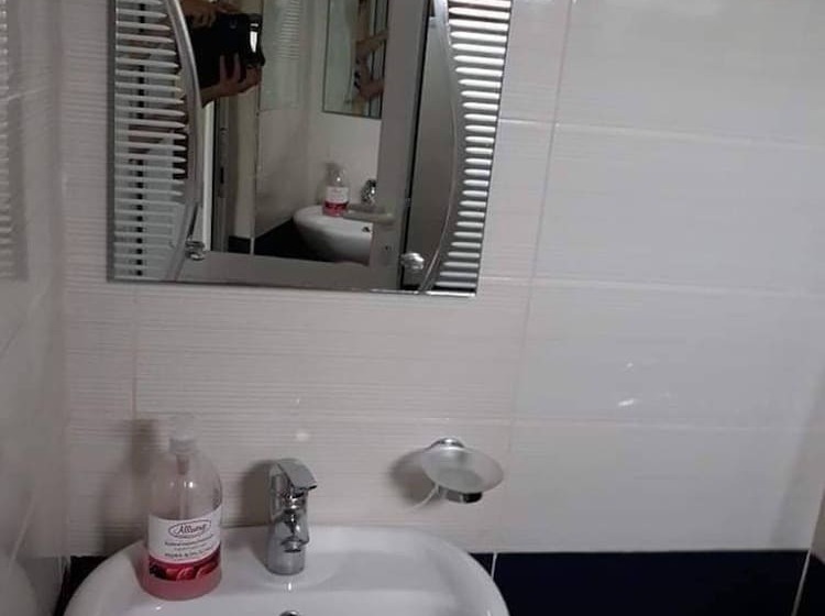 پانسیون Double Room With Private Bathroom Kitchen Balcony