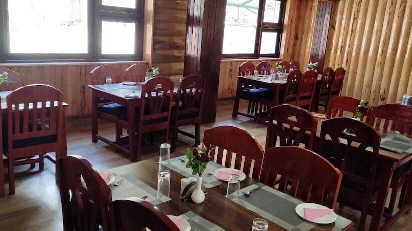 بنسيون Rufina Royal Lachung