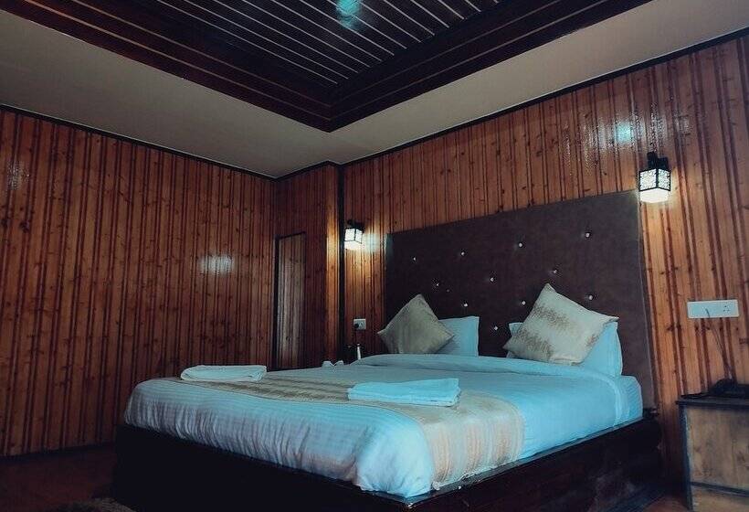 بنسيون Rufina Royal Lachung