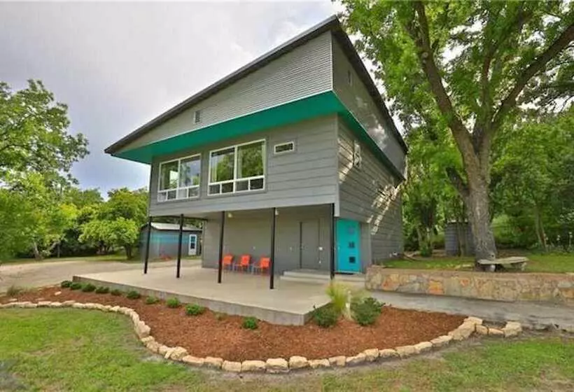 پانسیون Stardust Retreat