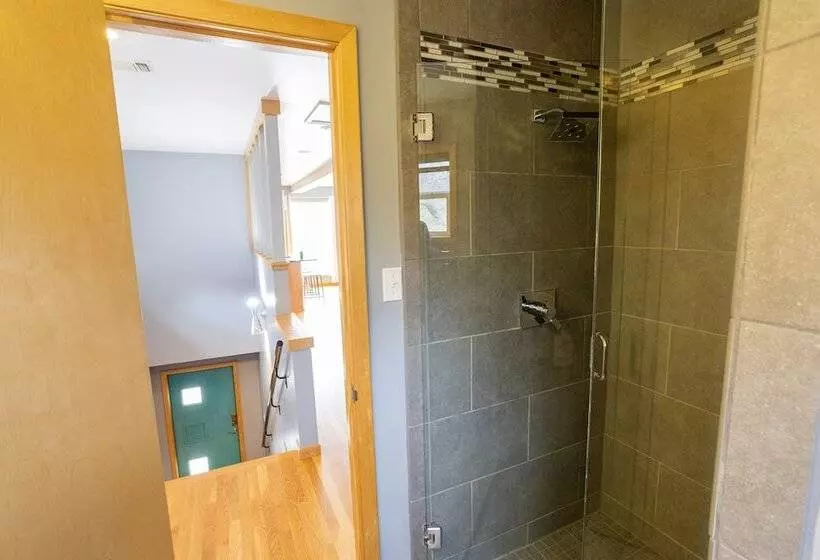 پانسیون Stardust Retreat