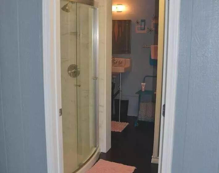 پانسیون Stardust Retreat