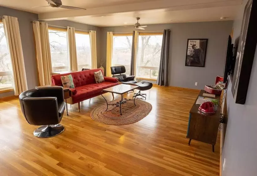 پانسیون Stardust Retreat