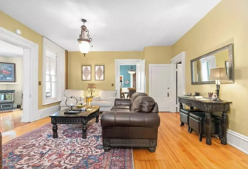 ベッドアンドブレックファースト Braywood Inn