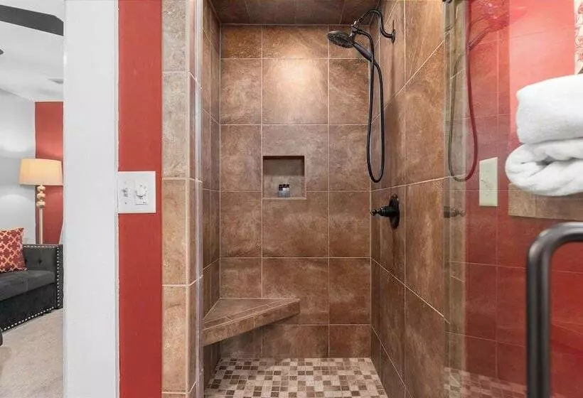 ベッドアンドブレックファースト Braywood Inn