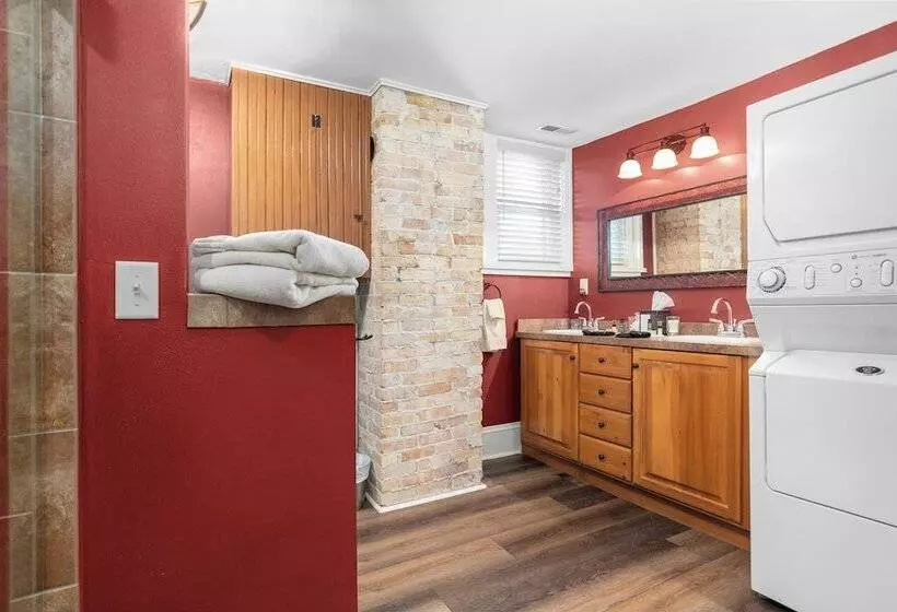 ベッドアンドブレックファースト Braywood Inn