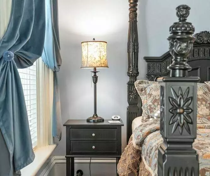 ベッドアンドブレックファースト Braywood Inn