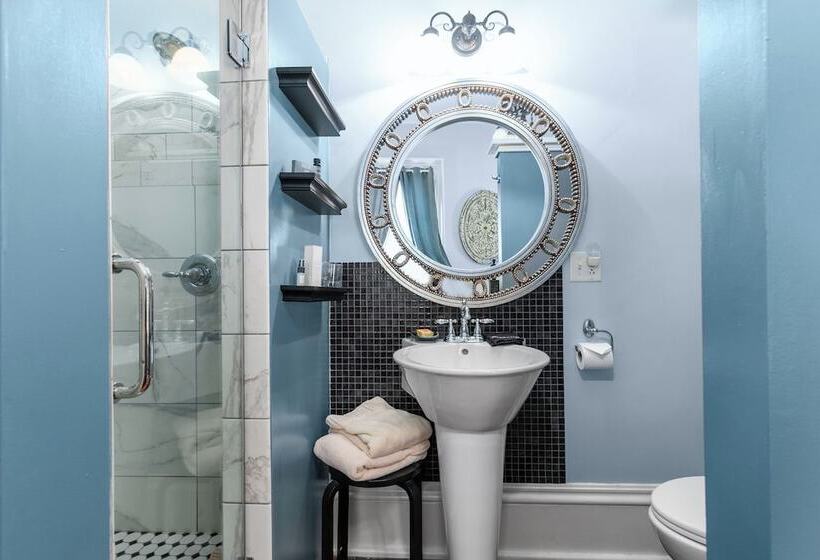 تختخواب و صبحانه Braywood Inn