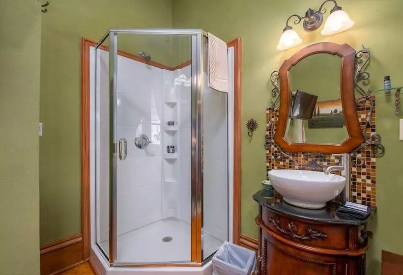 ベッドアンドブレックファースト Braywood Inn