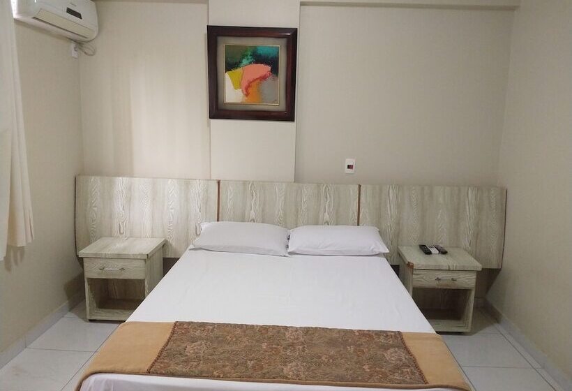 Crystal Plaza Hotel Marista