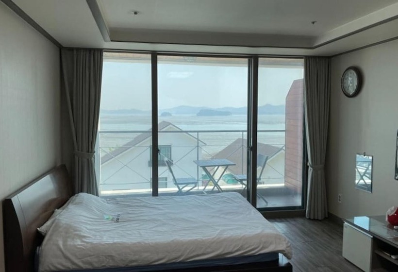 Daebudo Ocean Ville Pension