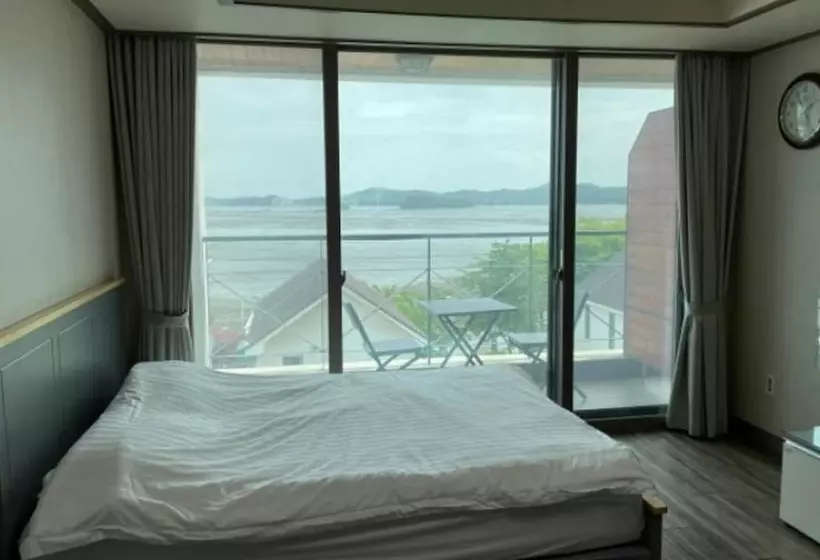 Daebudo Ocean Ville Pension