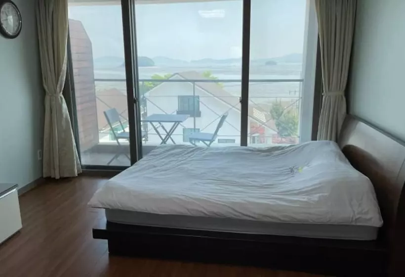 Daebudo Ocean Ville Pension