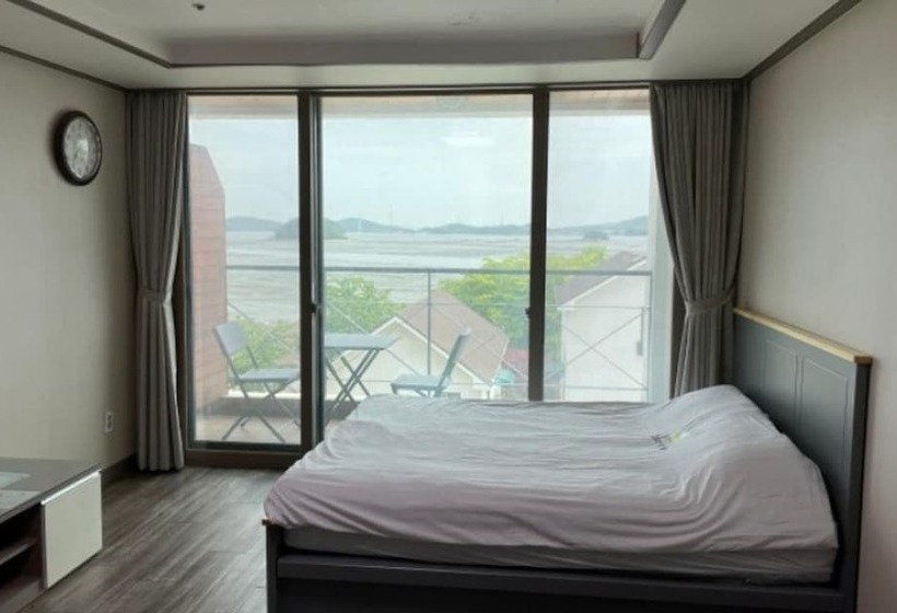 Daebudo Ocean Ville Pension