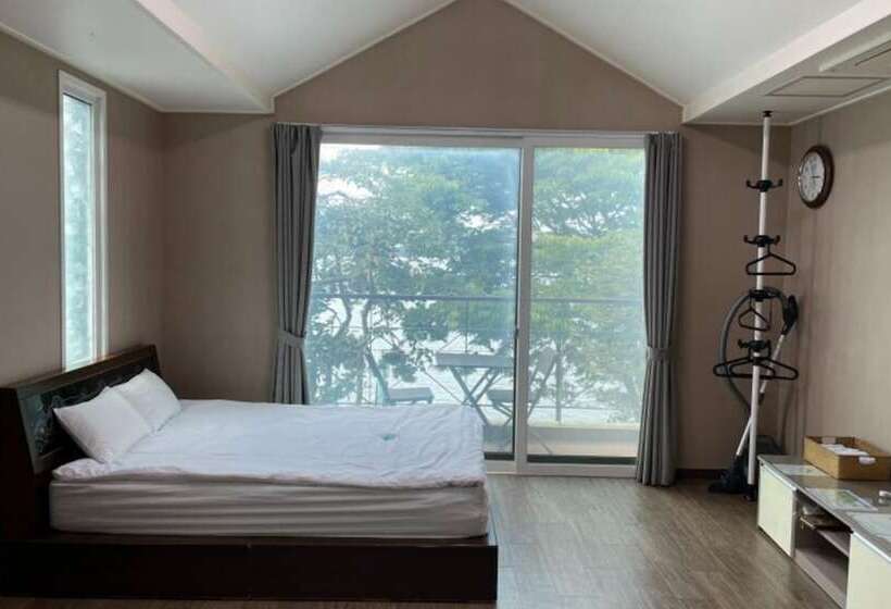 Daebudo Ocean Ville Pension