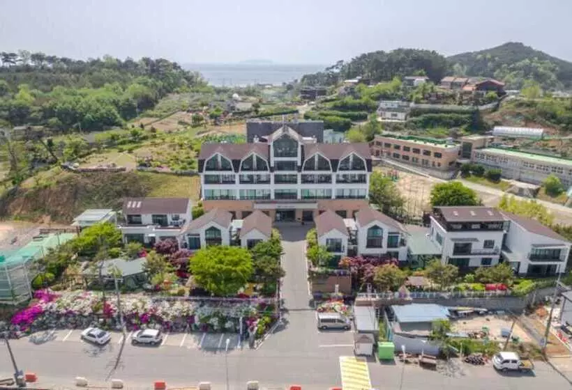 Daebudo Ocean Ville Pension